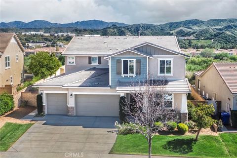 Photo of 26424 Township St, Saugus, CA 91350 (MLS # SR26063204)
