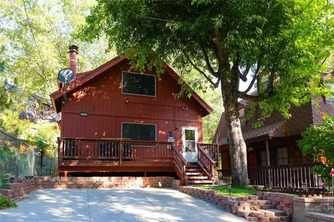 32801 Encina Dr, Running Springs, CA 92382 - MLS#: IV25144348