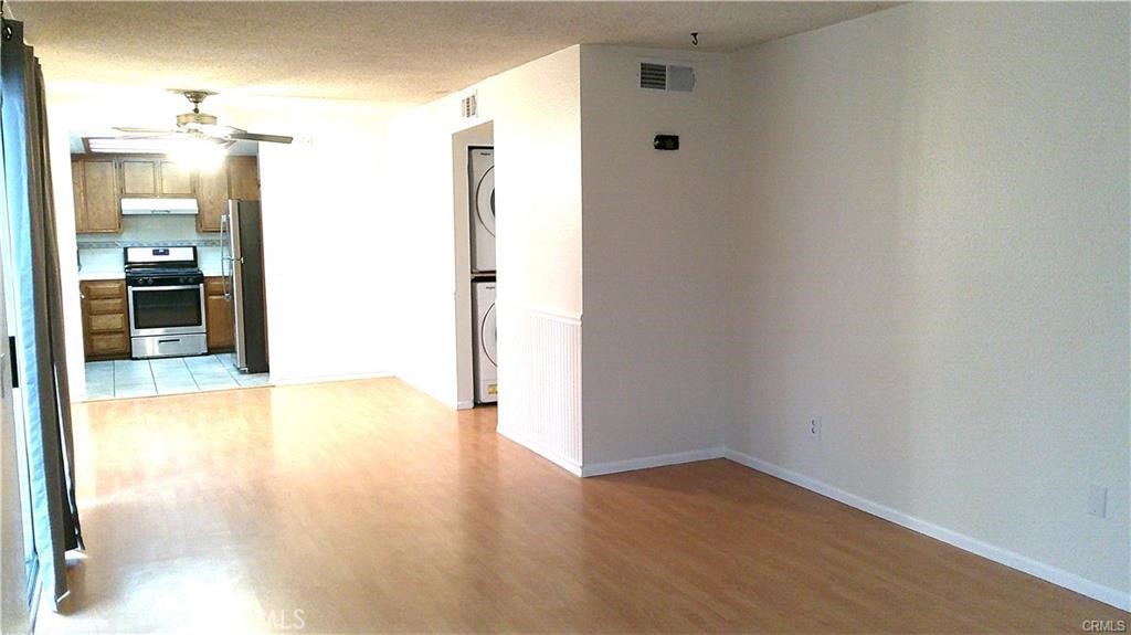 527 S Walnut 3