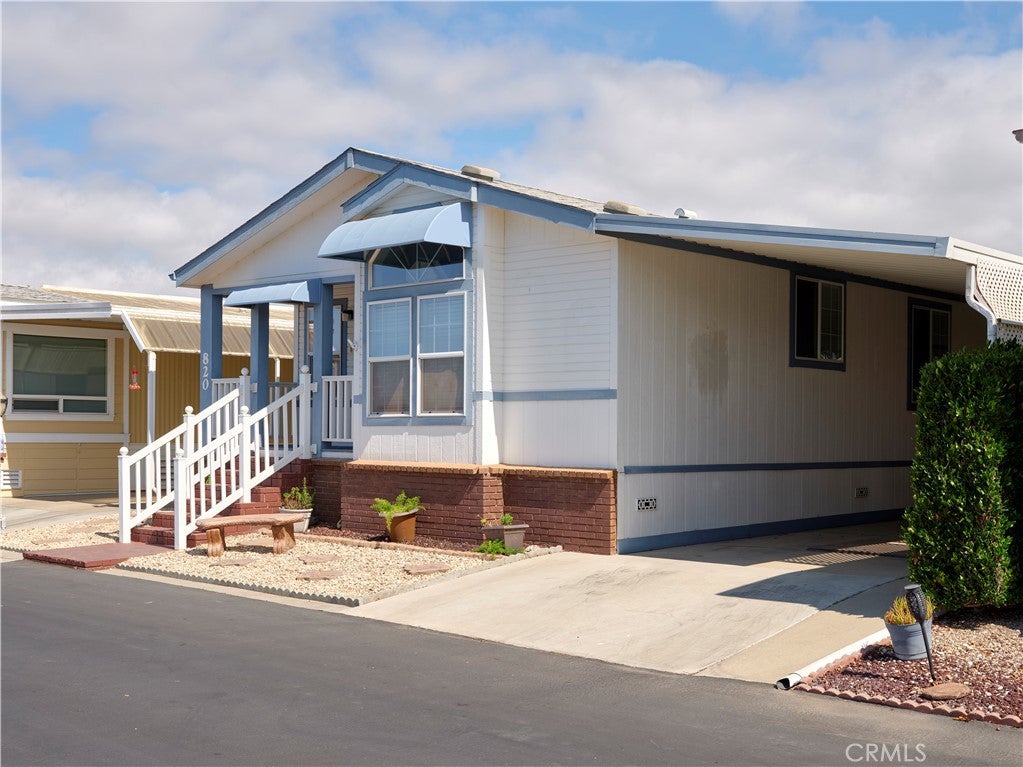 820 Farnsworth