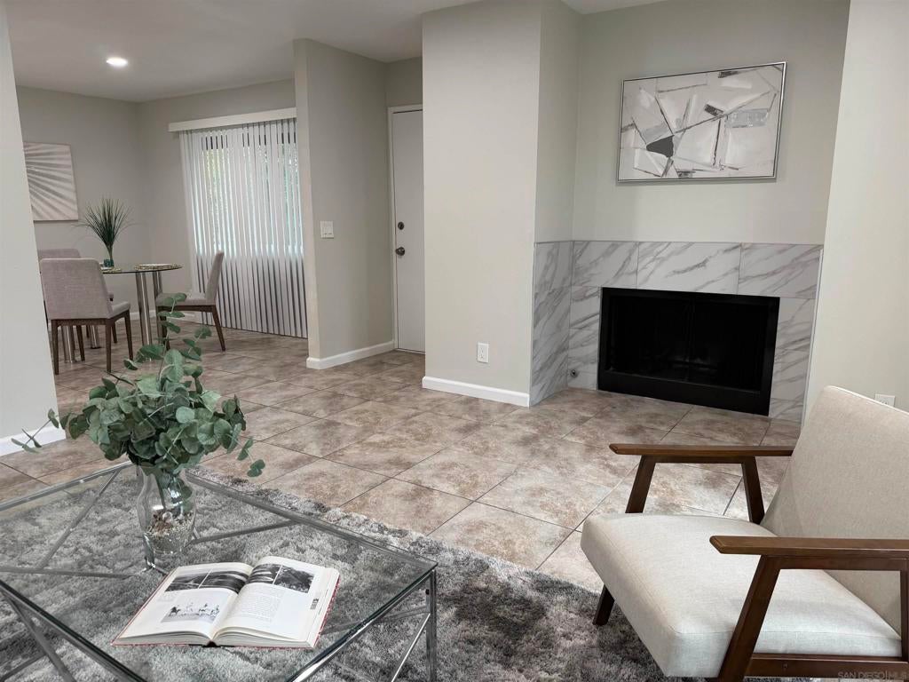 621 R Ave 22