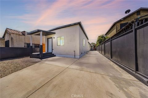 Photo of 126 W Century Boulevard, Los Angeles, CA 90003 (MLS # DW26096557)