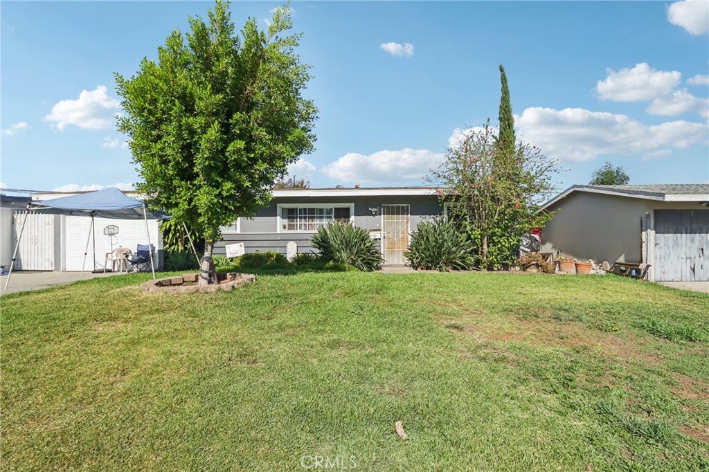 Welcome to 1727 Larchwood Ave in beautiful Hacienda Heights! This single-story gem, built in 1958, blends mid-century charm with modern comfort. Offering 4 bedrooms, 2 bathrooms, and 1,760 sq. ft. of living space on a 5,834 sq. ft. lot, it’s designed for both everyday living and entertaining. Step inside to sunlit living areas with expansive windows that fill the home with natural light. The inviting kitchen and dining spaces are perfect for family meals or hosting friends, while the cozy fireplace adds warmth and character. Centrally located near schools, parks, shopping, and major freeways, this home delivers the perfect balance of comfort, convenience, and California lifestyle, all in the heart of Hacienda Heights.