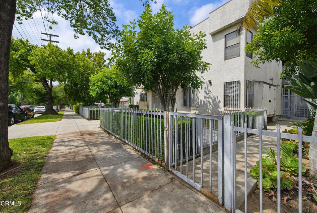847 N Raymond Avenue 9A