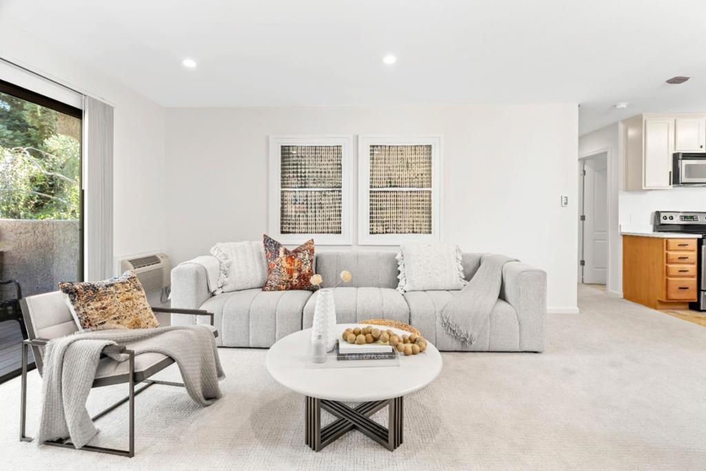 2250 Monroe Street 351