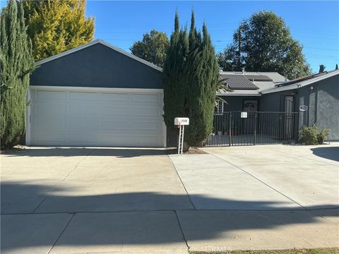 Photo of 17740 Baltar Street, Reseda, CA 91335 (MLS # OC25255772)