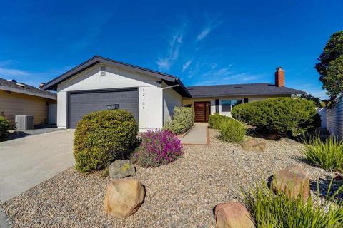 Photo of 12201 Casero Place Pl, San Diego, CA 92128 (MLS # 260007241SD)