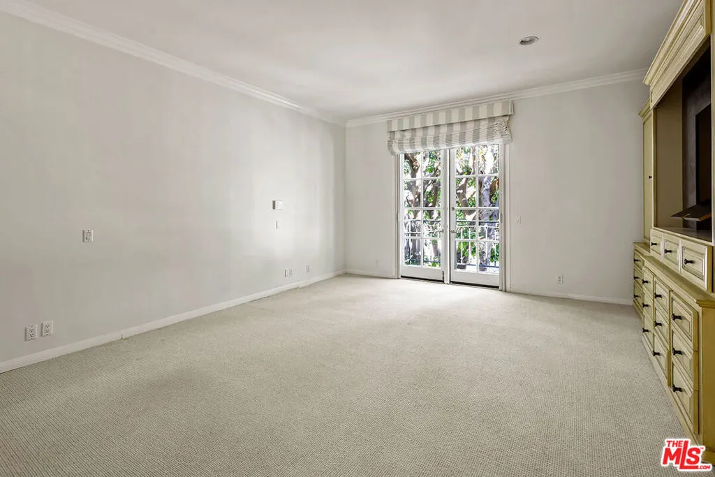 Los Angeles, California 90049, United States, 2 Bedrooms Bedrooms, ,3 BathroomsBathrooms,Residential,Active,207751