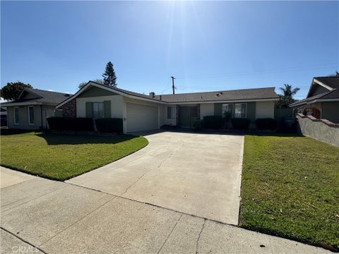 Photo of 6572 Peggy CIR, Huntington Beach, CA 92647 (MLS # OC26224101)