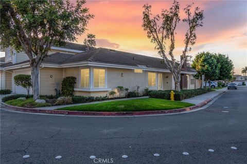 29 Cedarlake #53 Irvine CA 92614