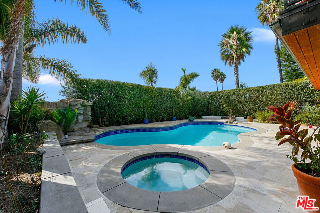 Photo of 30630 Morning View Drive, Malibu, CA 90265 (MLS # 25617349)