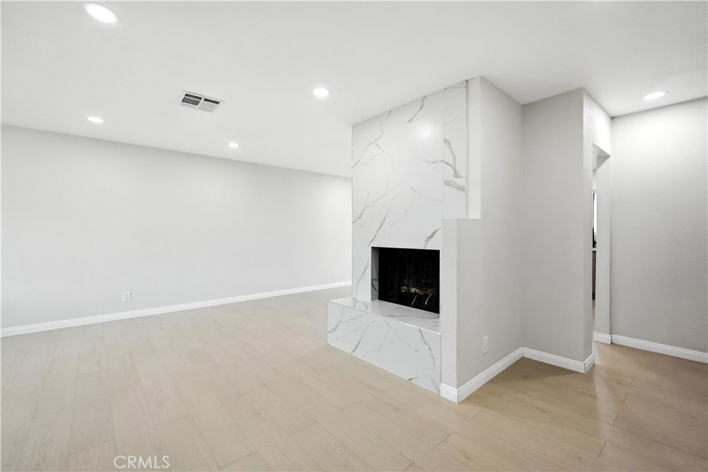 1572 E Avenue Q13
