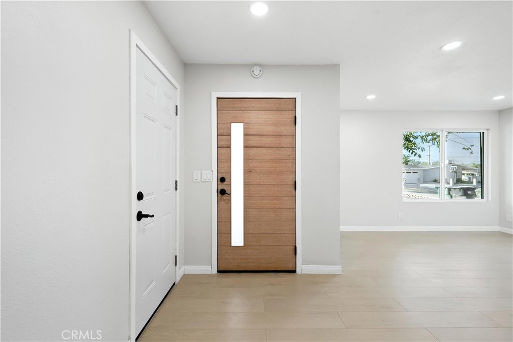 1572 E Avenue Q13
