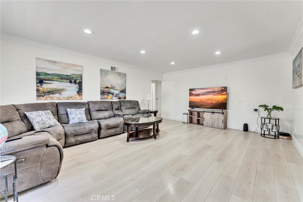 2915 Norsewood Drive