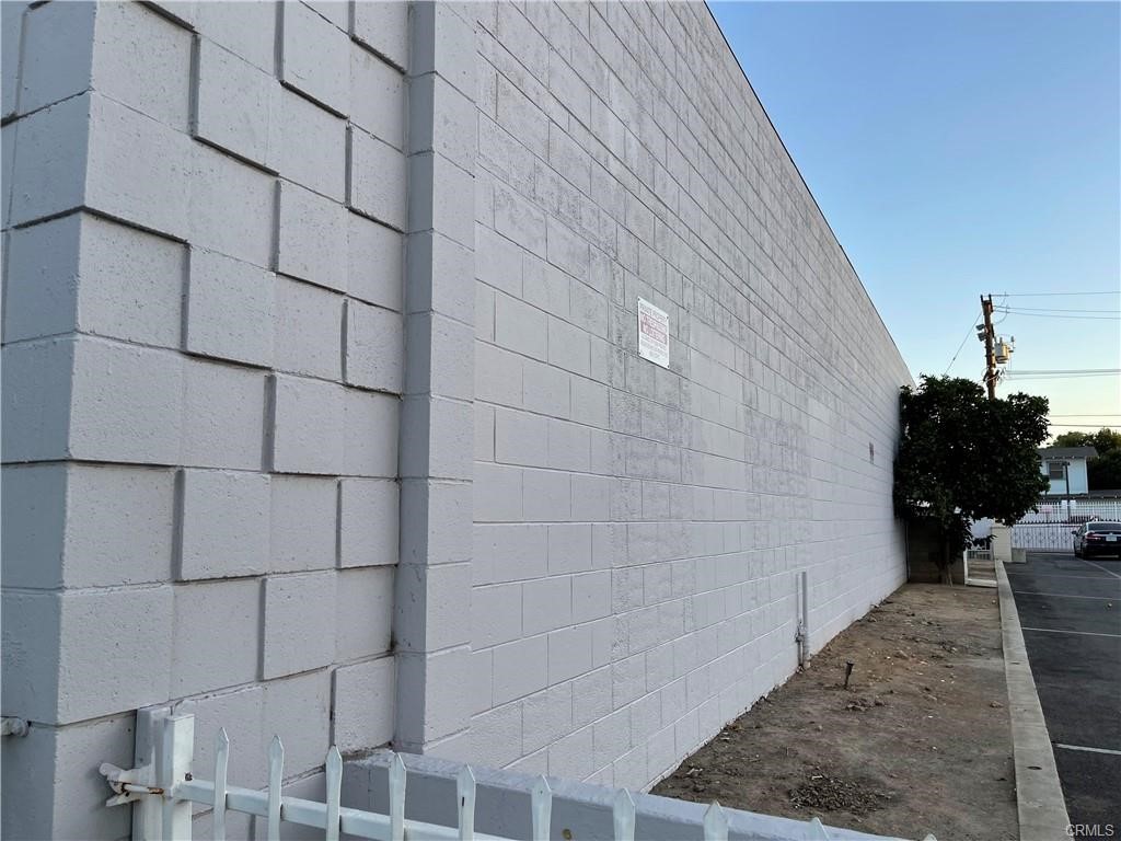 901 W Whittier