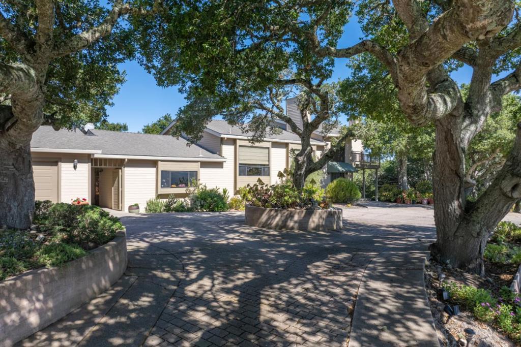 25940 Colt Lane