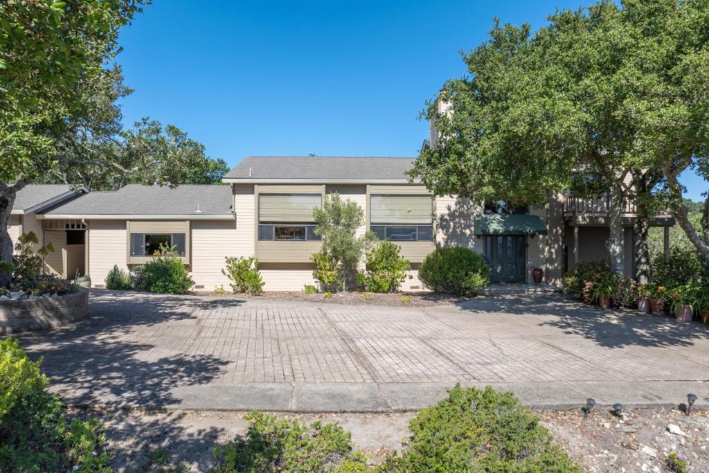 25940 Colt Lane