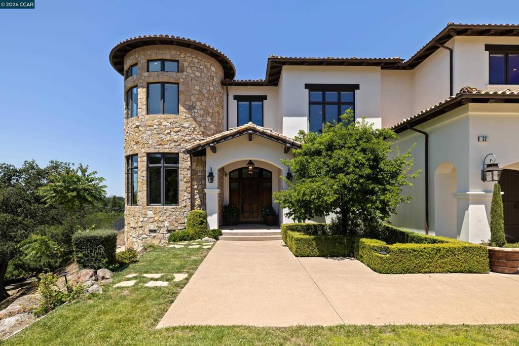 32 Copenhagen Ct