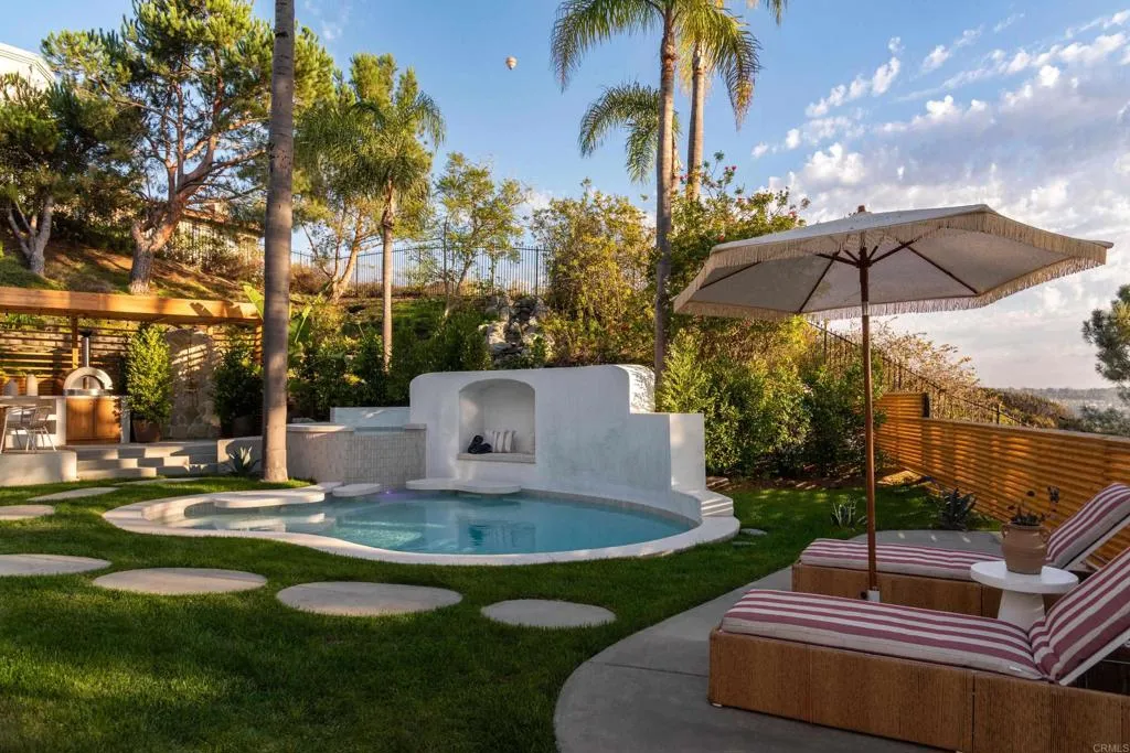 Del Mar, California 92014, United States, 5 Bedrooms Bedrooms, ,4 BathroomsBathrooms,Residential,Active,238590