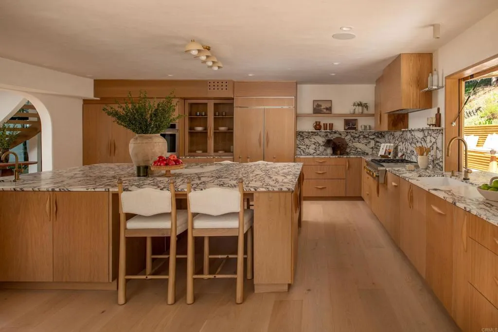 Del Mar, California 92014, United States, 5 Bedrooms Bedrooms, ,4 BathroomsBathrooms,Residential,Active,238590