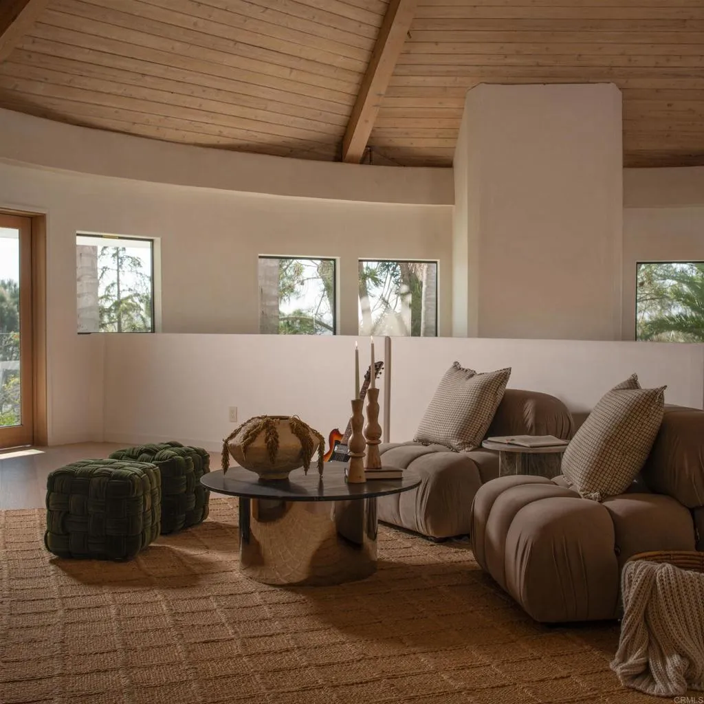 Del Mar, California 92014, United States, 5 Bedrooms Bedrooms, ,4 BathroomsBathrooms,Residential,Active,238590