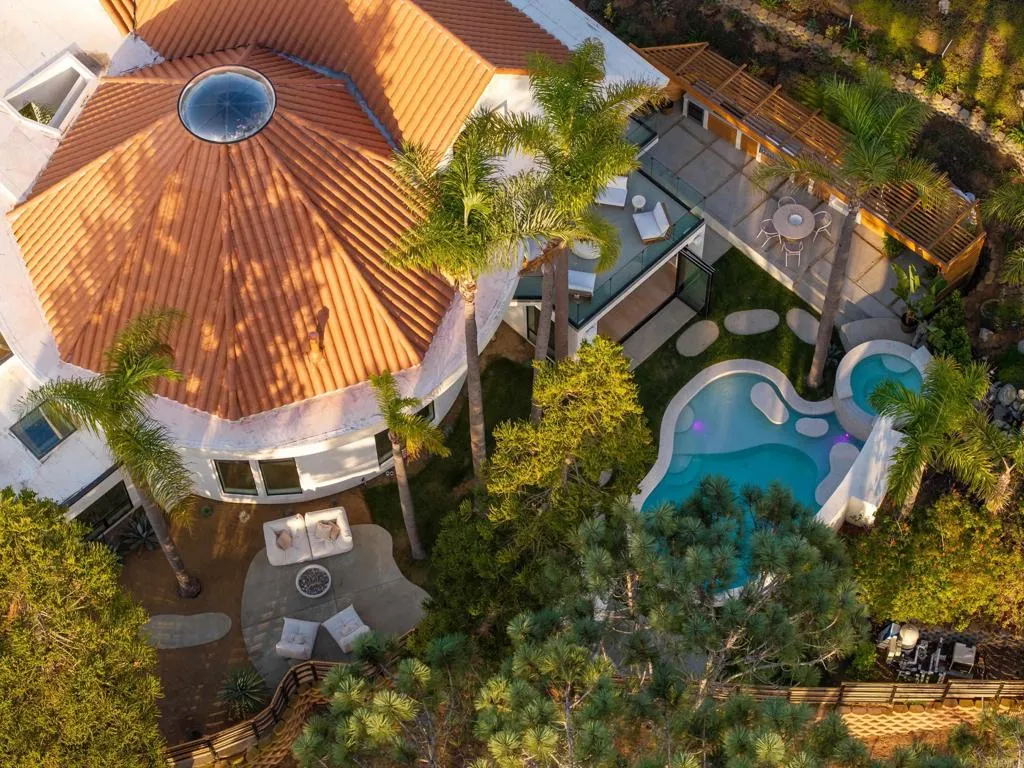 Del Mar, California 92014, United States, 5 Bedrooms Bedrooms, ,4 BathroomsBathrooms,Residential,Active,238590