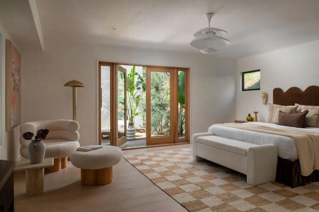 Del Mar, California 92014, United States, 5 Bedrooms Bedrooms, ,4 BathroomsBathrooms,Residential,Active,238590