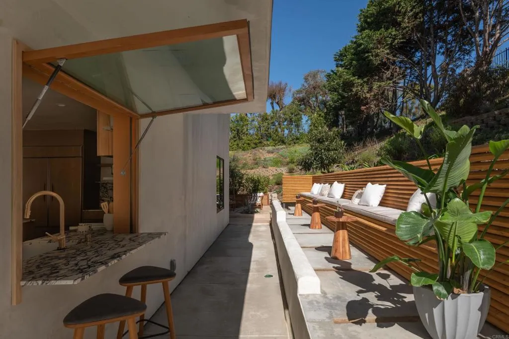 Del Mar, California 92014, United States, 5 Bedrooms Bedrooms, ,4 BathroomsBathrooms,Residential,Active,238590