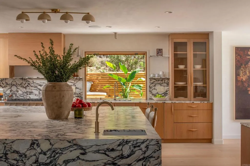 Del Mar, California 92014, United States, 5 Bedrooms Bedrooms, ,4 BathroomsBathrooms,Residential,Active,238590