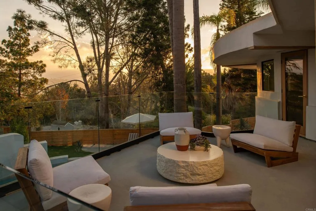 Del Mar, California 92014, United States, 5 Bedrooms Bedrooms, ,4 BathroomsBathrooms,Residential,Active,238590