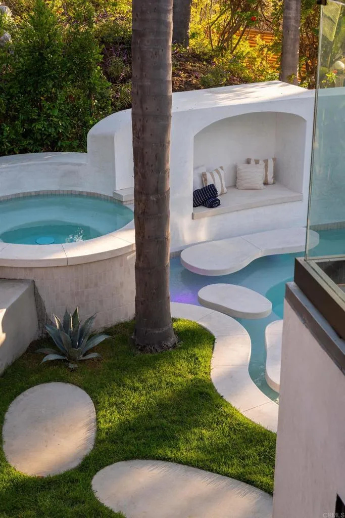 Del Mar, California 92014, United States, 5 Bedrooms Bedrooms, ,4 BathroomsBathrooms,Residential,Active,238590