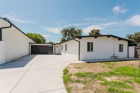 Photo of 16404 Donmetz Street, Granada Hills, CA 91344 (MLS # GD26082722)