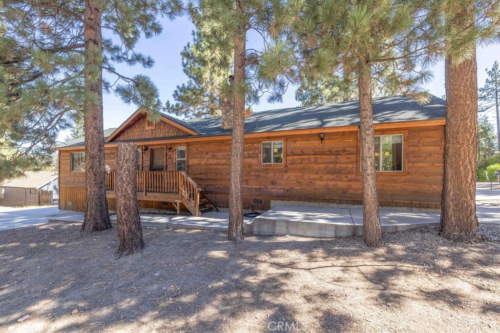 Photo of 701 Irving Way, Big Bear City, CA 92314 (MLS # IG26026382)