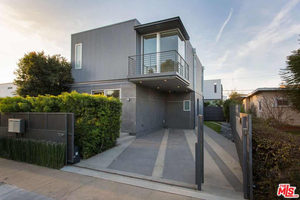 Experience the complete Venice Beach lifestyle in this two-story home walking distance to Rose Ave and Abbot Kinney. Enjoy freshly made tortillas at Casablanca, get your vegan fix at Cafe Gratitude, walk your dog(s) to oakwood park, or just adventure straight to the beach. The world is your oyster at this Venice compound built in 2014. This home boasts an open floor plan with high ceilings with an industrial design. Perfect for entertaining guests and throwing lavish get-togethers with friends or family for the holidays and other memorable experiences. Imagine strolling onto your driveway and closing the gate behind you as you retreat into the solitude of your new residence. Your future is waiting.