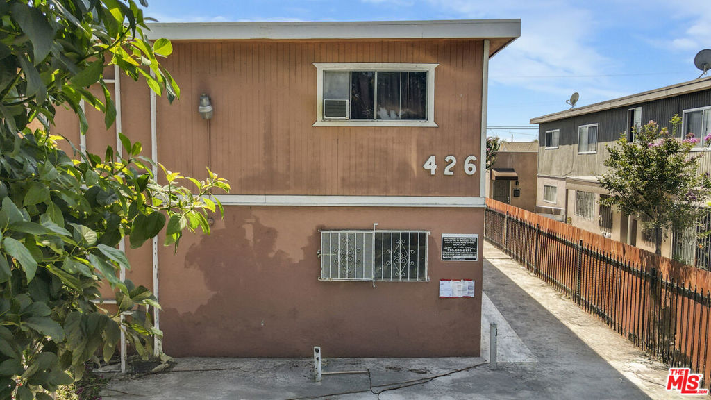 426 E 79th St | 4-Unit Multifamily in South Los Angeles. 1965 construction on a 4,775 SF R2-1 lot with 2,848 SF of living area; efficient layouts with (4) 2-bed / 1-bath units. (1 Vacant) One unit to be delivered vacant at close, allowing immediate lease-up at market rents or potential owner-occupancy. Two units stabilized under Section 8 contracts provide guaranteed income. Attractive sub-$900k price point with a ~7.43% current cap and ~10.85% pro forma; strong tenant demand and ~43% rental upside in a transit-connected South LA neighborhood.