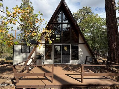 Photo of 845 Sunset Lane, Sugarloaf, CA 92386 (MLS # 225004935)