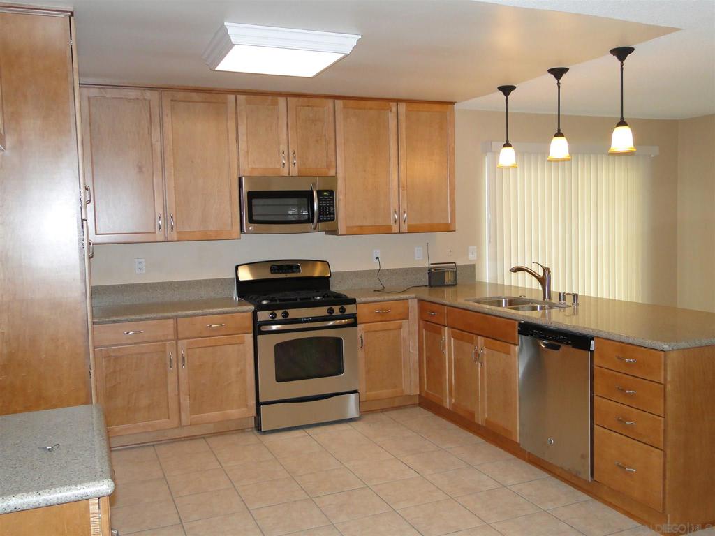 Available December 1, 2020. Owner provided gardener with rental. 1 year lease required. Please email susangomez@militarymutual.org for instructions and forms.