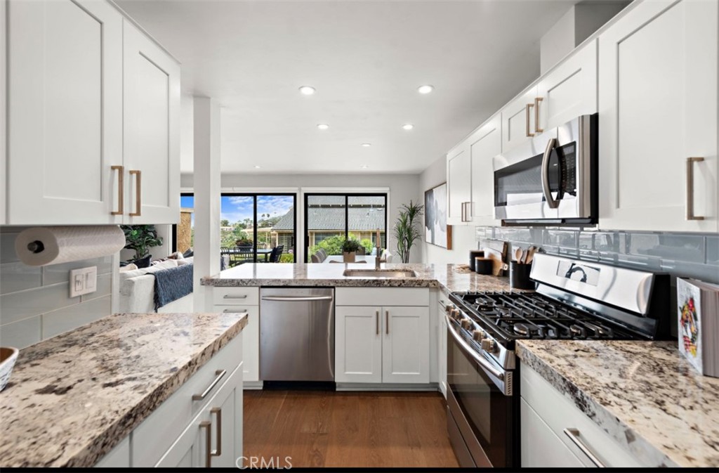 206 Avenida Adobe