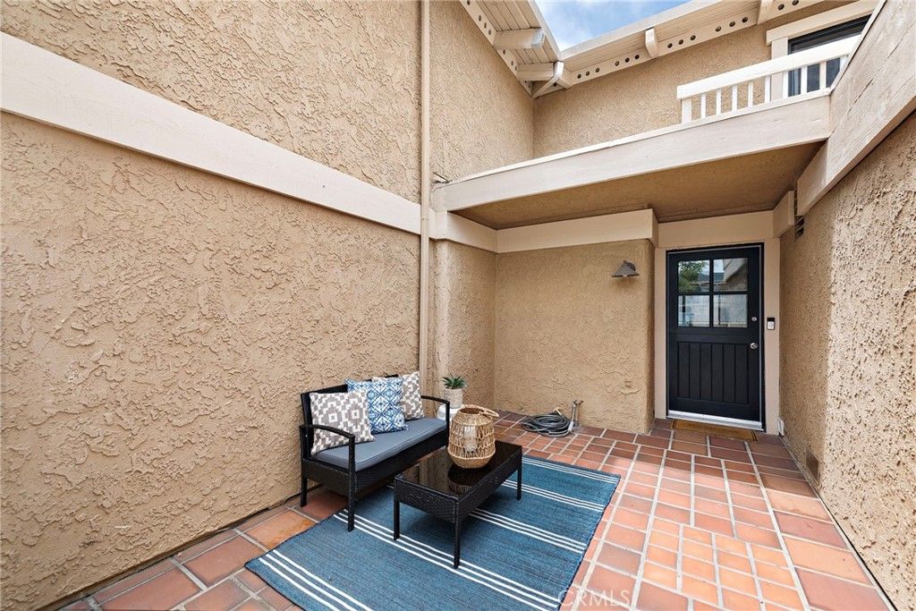 listing image 130728841727133007877