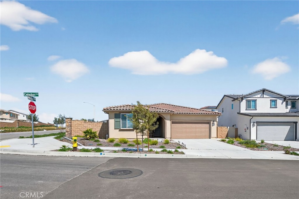 33134 Celadon Avenue