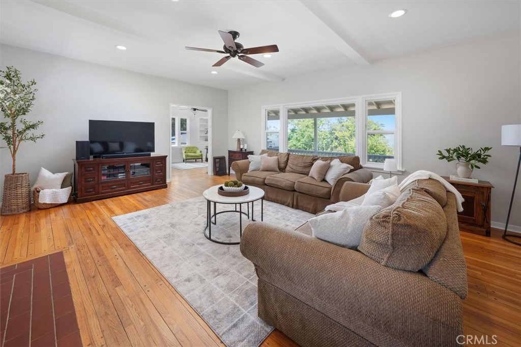 10439 Pinyon