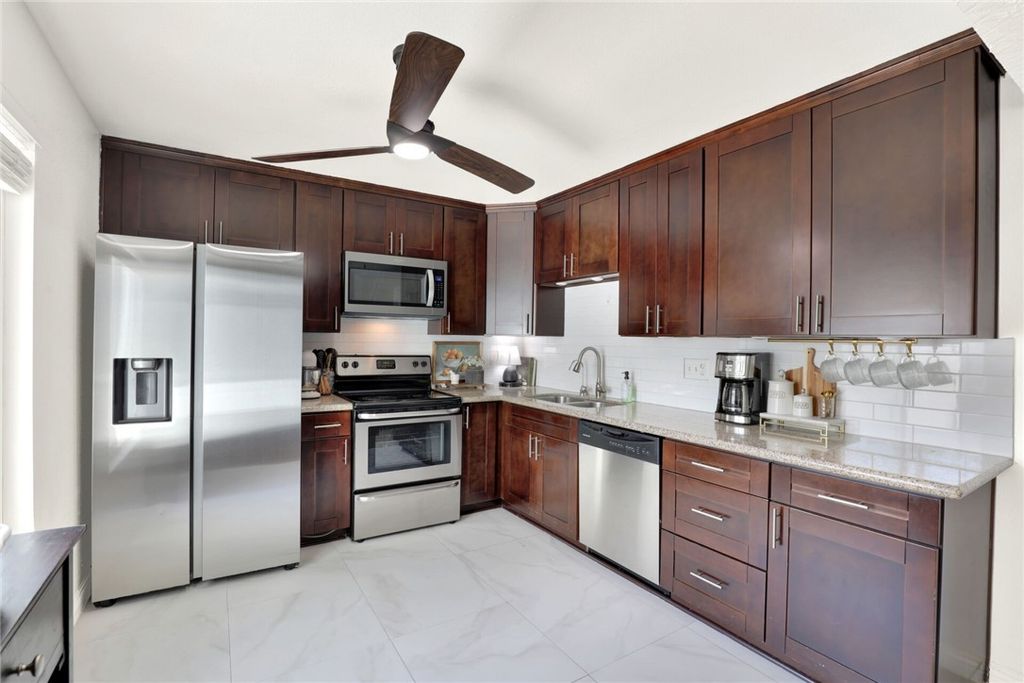 listing image 130720664712070162638
