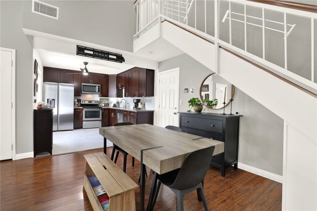 listing image 130720547287231021857