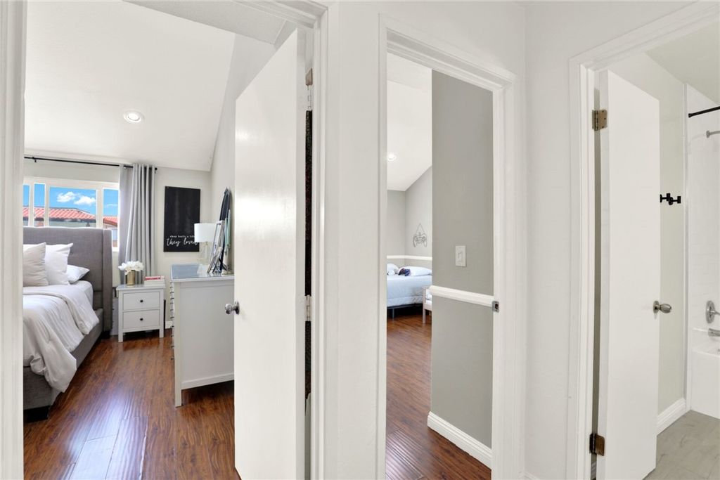 listing image 130721949551927937774