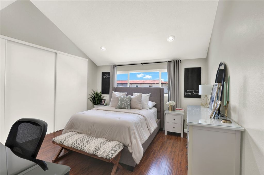 listing image 130723756367072810369