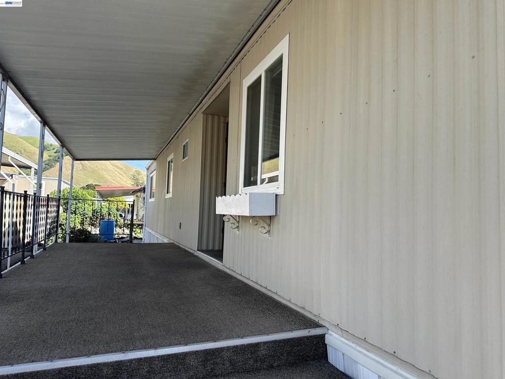 711 Old Canyon Rd.