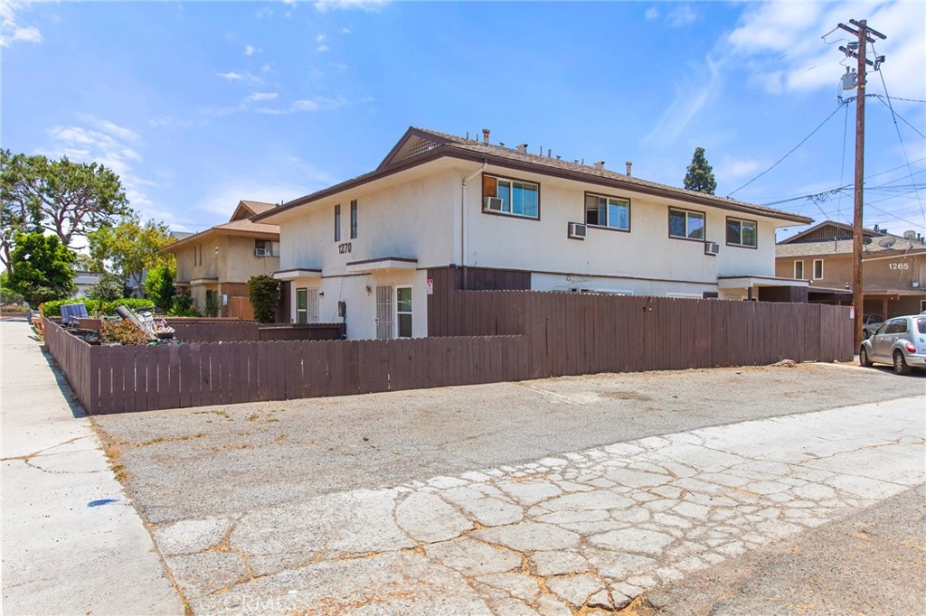 1270 W 9th Street