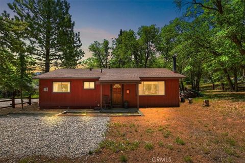 Photo of 1488 Rockspray Drive, Big Bear Lake, CA 92315 (MLS # PW25138799) Photo of 1488 Rockspray Drive, Big Bear Lake, CA 92315 (MLS # PW25138799)