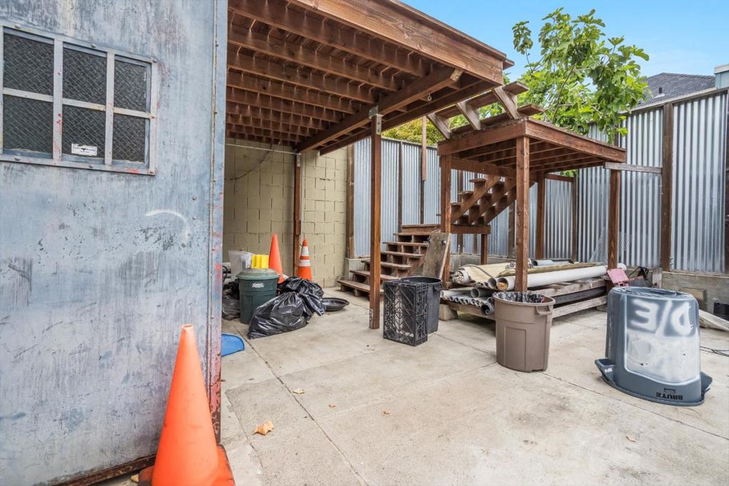 5526 San Pablo Avenue