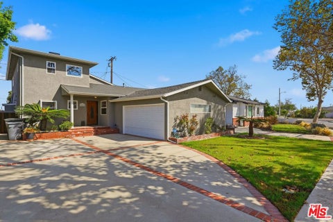 Photo of 2007 W 180th Place, Torrance, CA 90504 (MLS # 26996471)
